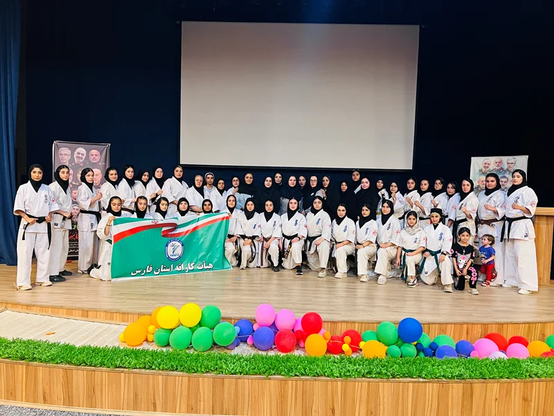 حضور بانوان در همایش حمایت از نیروهای مسلح در حملات رژیم غاصب اسرائیل